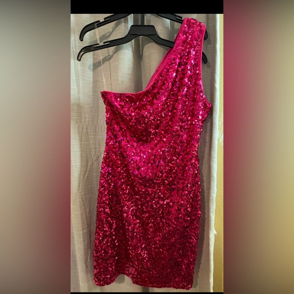One-Shoulder Pink Sequin Dress